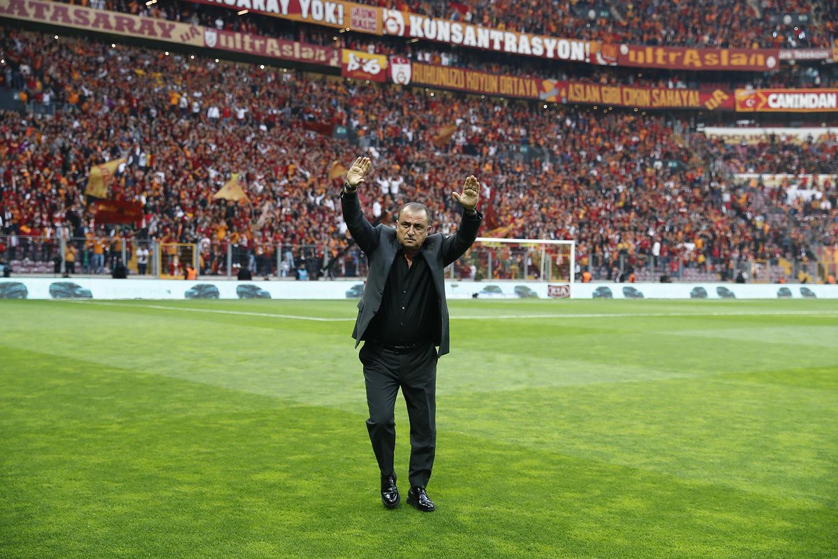 GalatasaraySK's tweet photo. 👑 İMPARATOR @fatihterim! https://t.co/EF9rzdmSoc