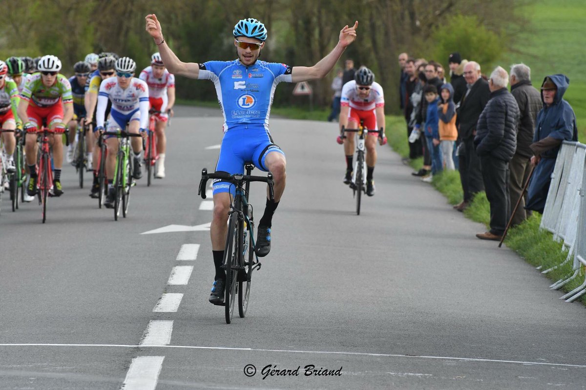 POCCL_dn2's tweet photo. Nouvelle victoire de Gaëtan Bouchery aux Herbiers! Bryan Le Claire 3eme! Jérémie Micheneau 13eme de la première Coupe de France, encore un #superweekend https://t.co/YUSxPdoAwD