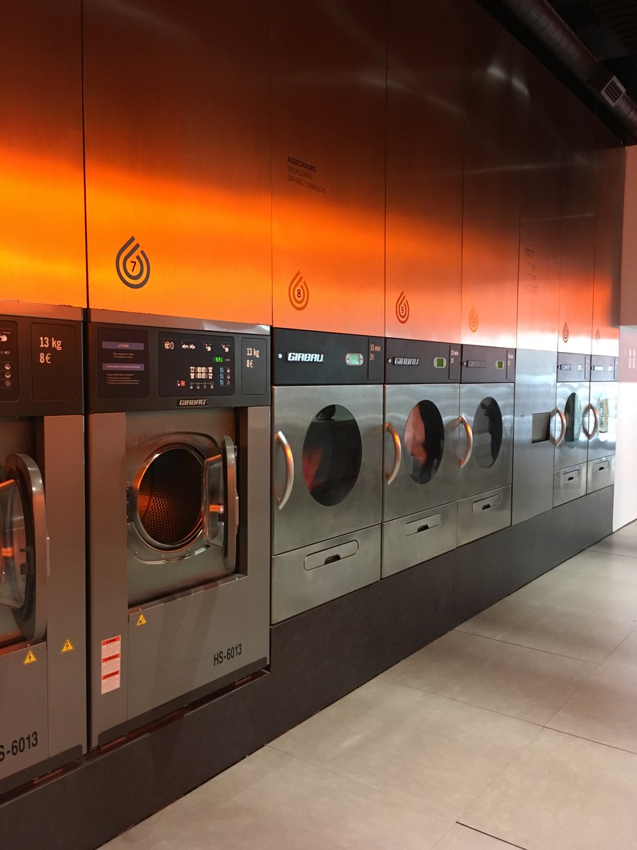 The talented #TravelingScholarship got hands on with @GirbauGroup in Barcelona this week discussing #WetCleaning best practice, visiting an #Industriallaundry, family run #commerciallaundry & the Launderette-by-day, Music venue by-night @SPLASH_BCN  #WorshipfulCompanyofLaunderers