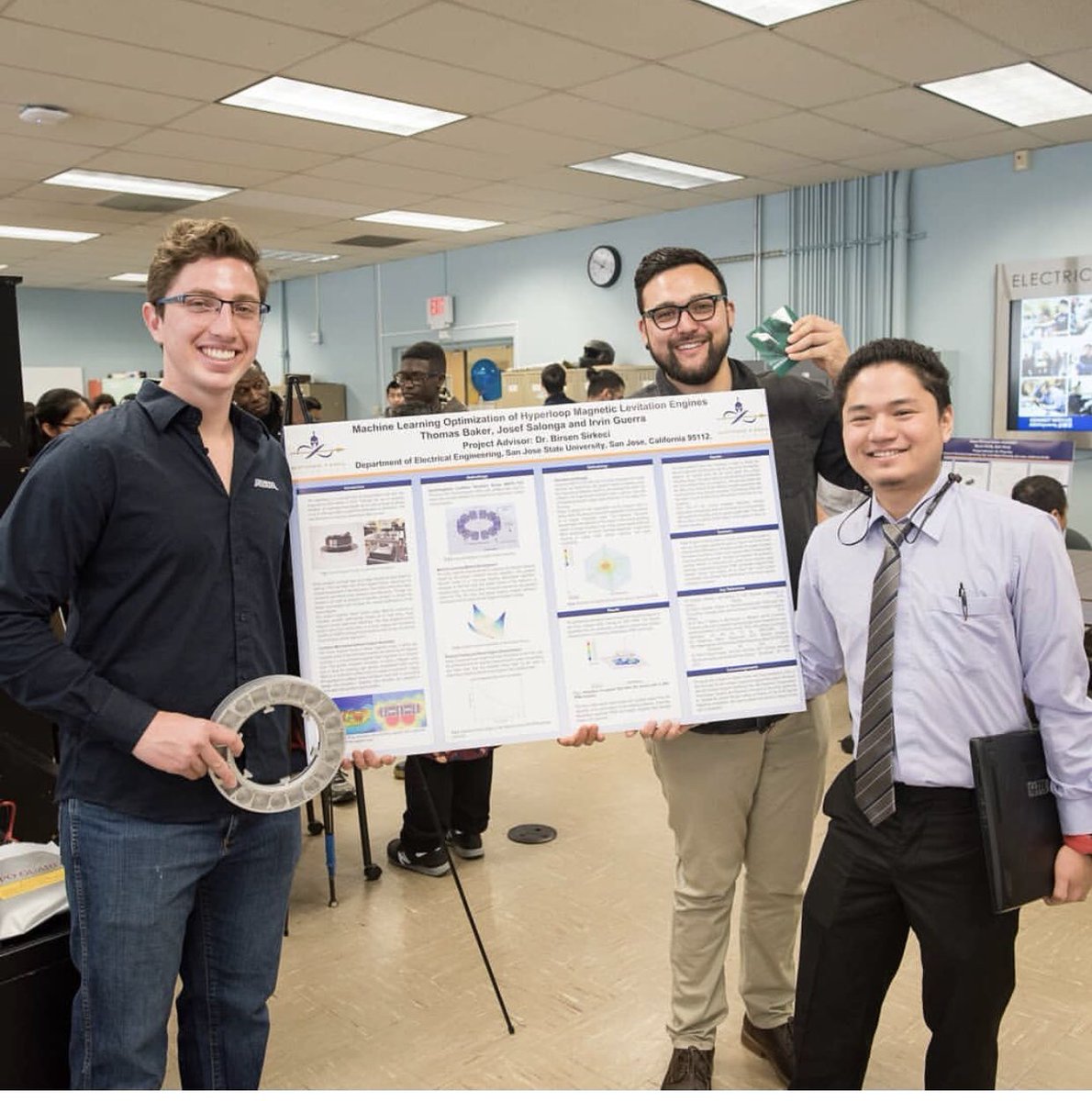 SpartanHL's tweet image. Happy Sunday! Congratulations to the graduating members for presenting their senior projects in yesterday’s Senior Showcase! Thank you to everyone who joined us yesterday. #SpartanHyperloop #SeniorShowcase