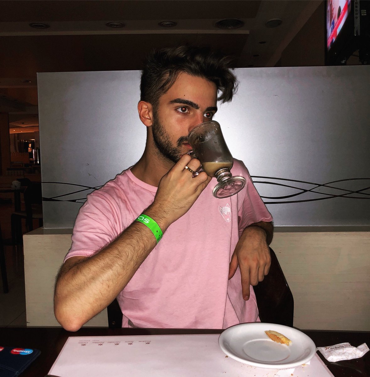 fedevigevani's tweet photo. RT sin barba 

MG con barba https://t.co/6lijJwckGQ