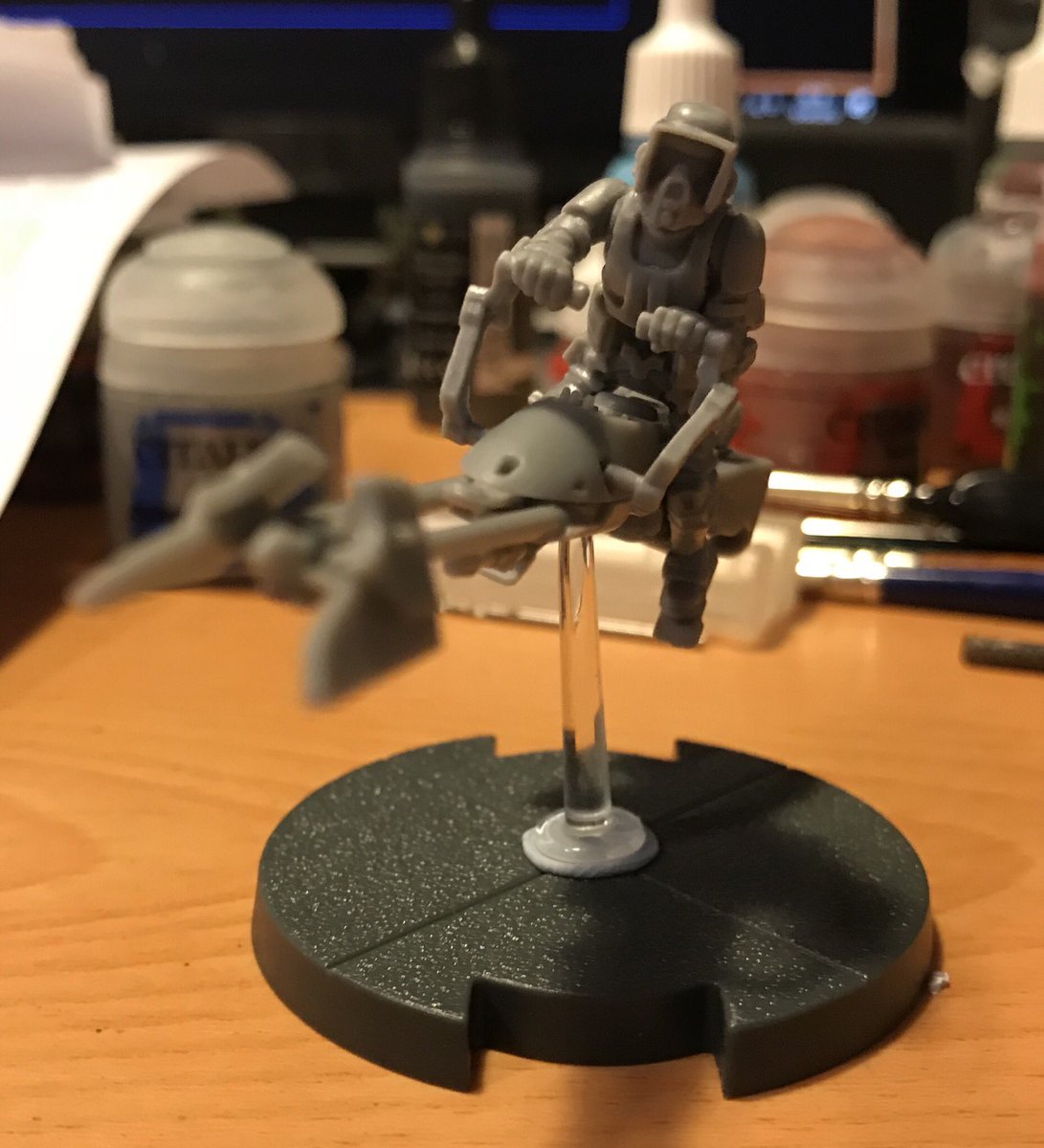 HerrUther's tweet photo. WiP for Legion Speeder bike expansion, trying to get a feeling of motion with the pose… https://t.co/KuWKmU0Qrs