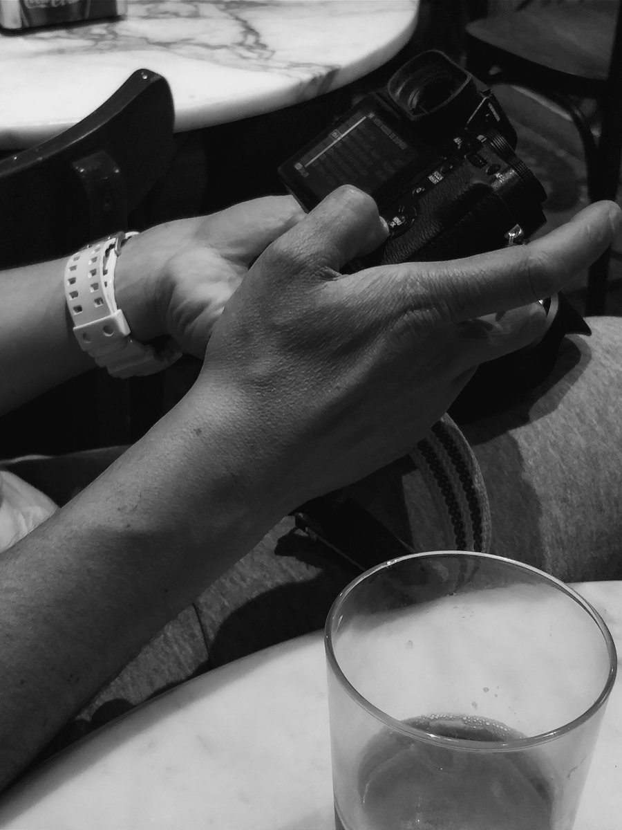 davidmsfoto's tweet photo. Els @igersseu som conformistes, una tarda de primavera en la que una cervesa i una càmera de fotos es la millor de les opcions #photobeer #igersseu #somaixí #somigersseu i recordeu aviat trobada...😉 https://t.co/9agM2M8BJN