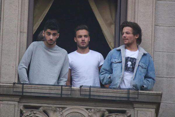 aj_spidey_'s tweet image. WE MISS YOUUUUU😭😭😭
Please come back?
#OneDirectionReunion #OneDirection #DirectionerForever #ZaynMalik ✨ #LouisTomlinson ✨ #harrystyles ✨ #liampayne ✨ #NiallHoran  ✨