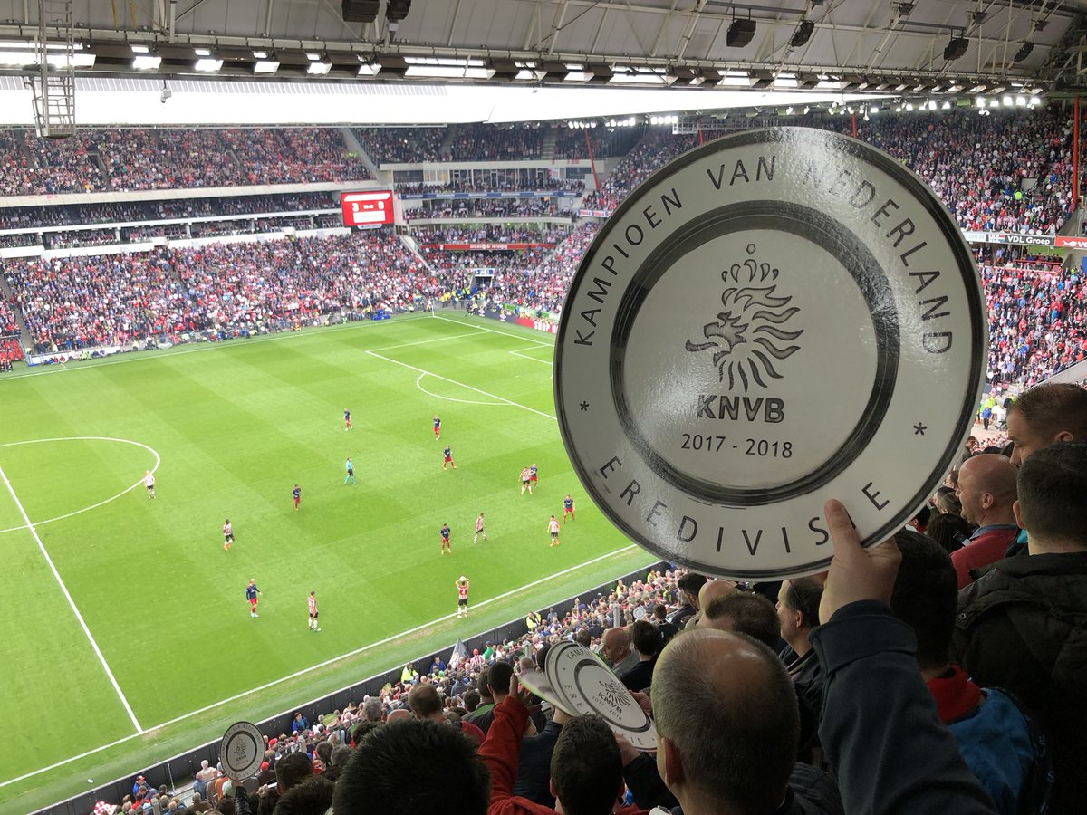PSV1913's tweet photo. PSV; Dutch Champions of 2017/2018! #PSVAJA #PSVKampioen #championsleague https://t.co/LxlQDztp0I