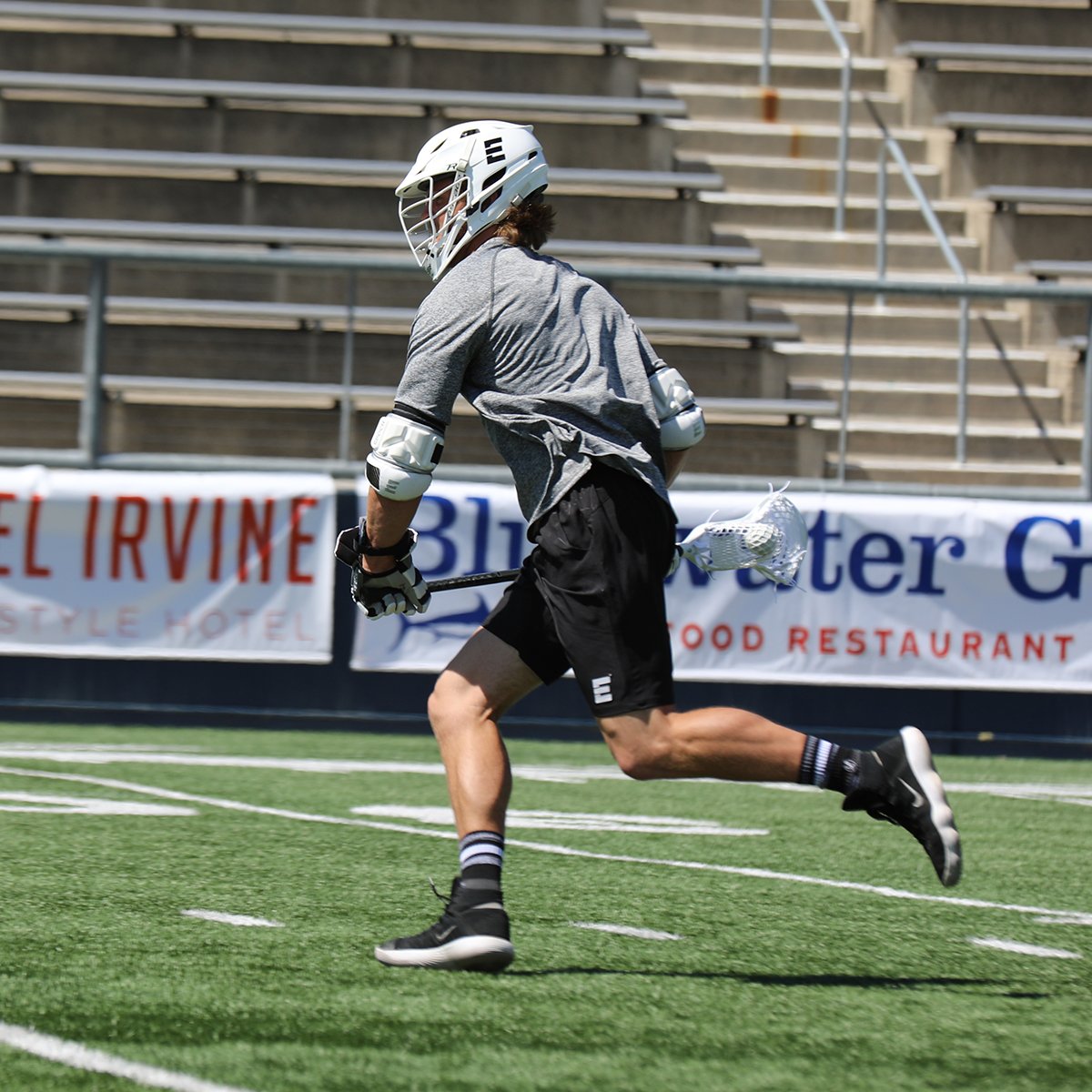 Epochlax's tweet photo. No matter your position, our Integra line of protective equipment is designed to work with your body and your style of play #LivePlayBe #IntegraProtective #Integra #FeelDesignControl #Technology #Design #Lacrosse #Lax https://t.co/Rew4omBAxl