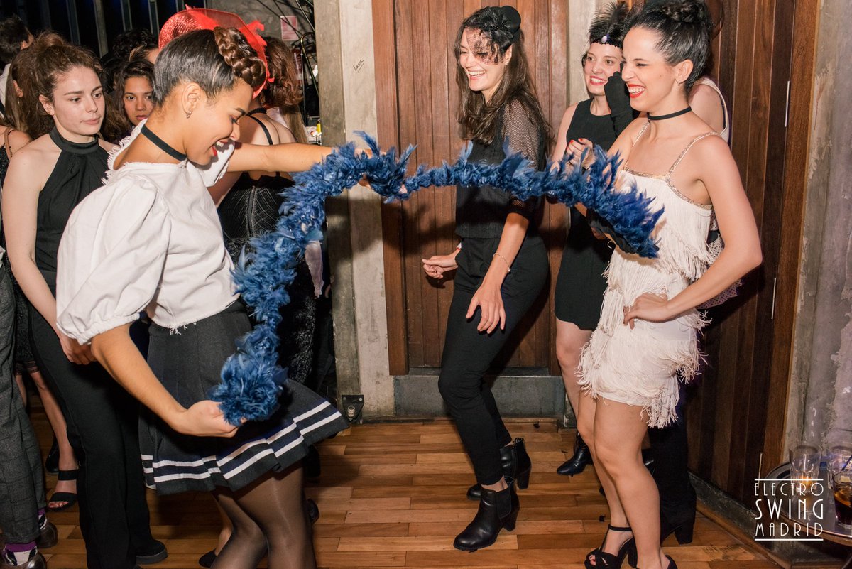 El sábado 28 de Abril volvemos a <a href="/SirocoSala/">Sala Siroco</a> con nuestro #electroswingclub bit.ly/esclub28a ¿vienes?