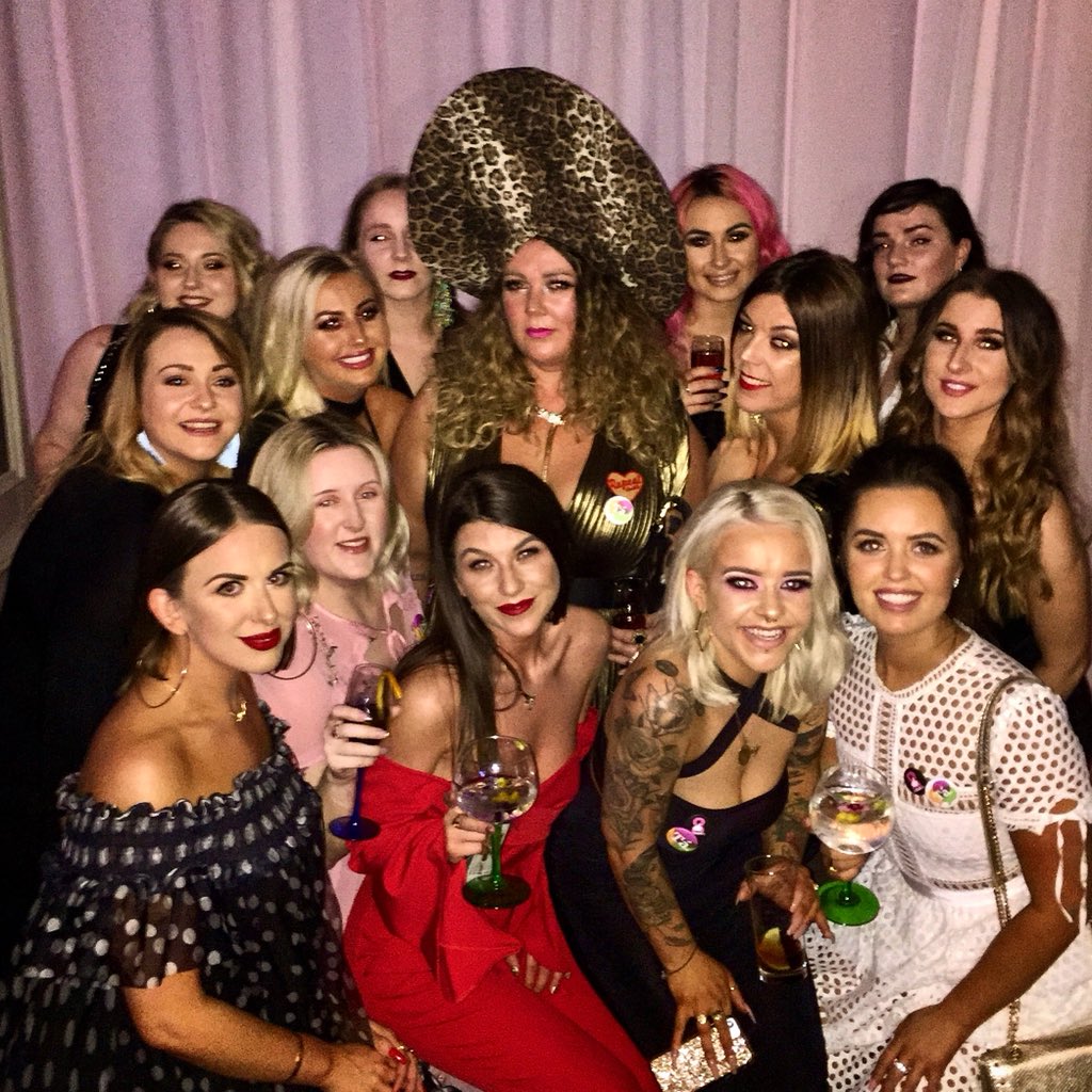 TropicalPopical's tweet image. Pack of kweens #Imagebob18 #TropicalPopical