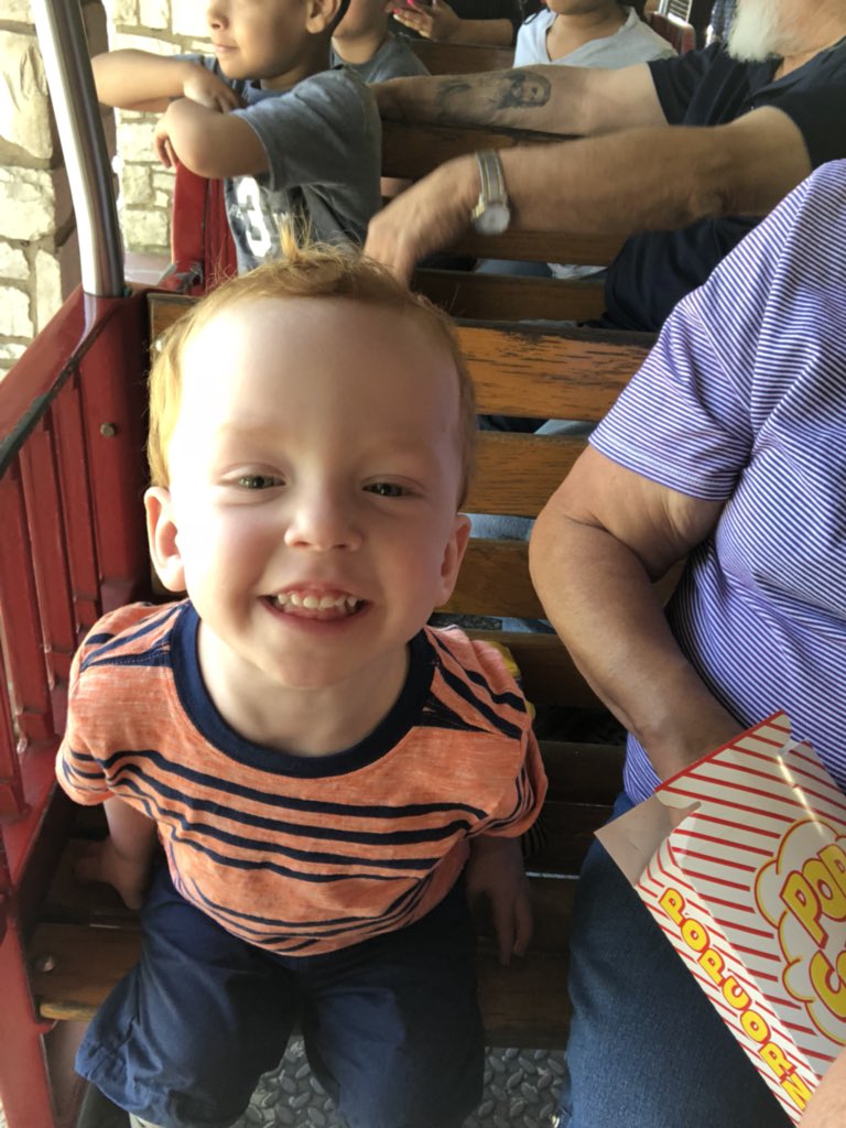 CallawayEricaA's tweet photo. Sunday Funday #sazoo #crazycrowds #firsttrainride https://t.co/QDMsbDDDOT