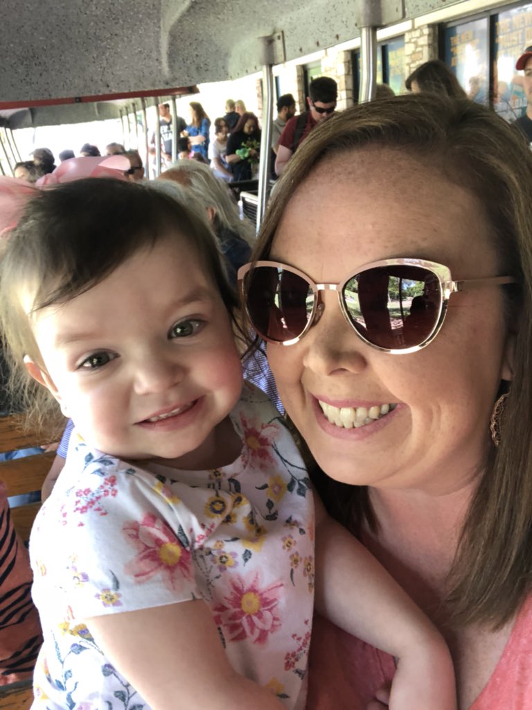CallawayEricaA's tweet photo. Sunday Funday #sazoo #crazycrowds #firsttrainride https://t.co/QDMsbDDDOT