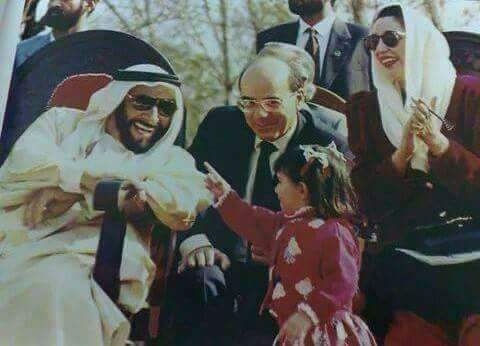 SajidRid's tweet photo. شہید بی بی کی تصویر بی بی بختاور بھٹو سرزمینِ عرب کے سب سے طاقتور حکمران شیخ زید بن سلطان النہیان سے محوِ گفتگو ہیں ،تاریخ گواہ ہے بھٹوز نے دنیا سے ہمیشہ آنکھوں میں آنکھیں ڈال کر برابری کی بنیاد پر بات کی ہے ،
@BakhtawarBZ @BBhuttoZardari https://t.co/iphhA6Nr8D