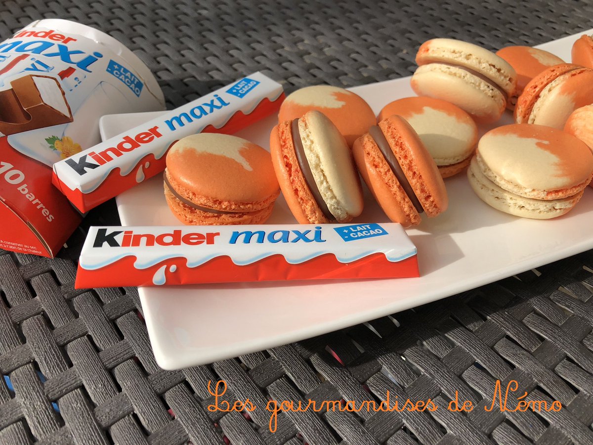cuisinedenemo's tweet photo. Macarons Kinder Maxi coques bicolores; recette : https://t.co/0m5dSK7z2x #Macarons #cuisine #recette #recettes #Kinder #gouter https://t.co/R0YIeDGB45