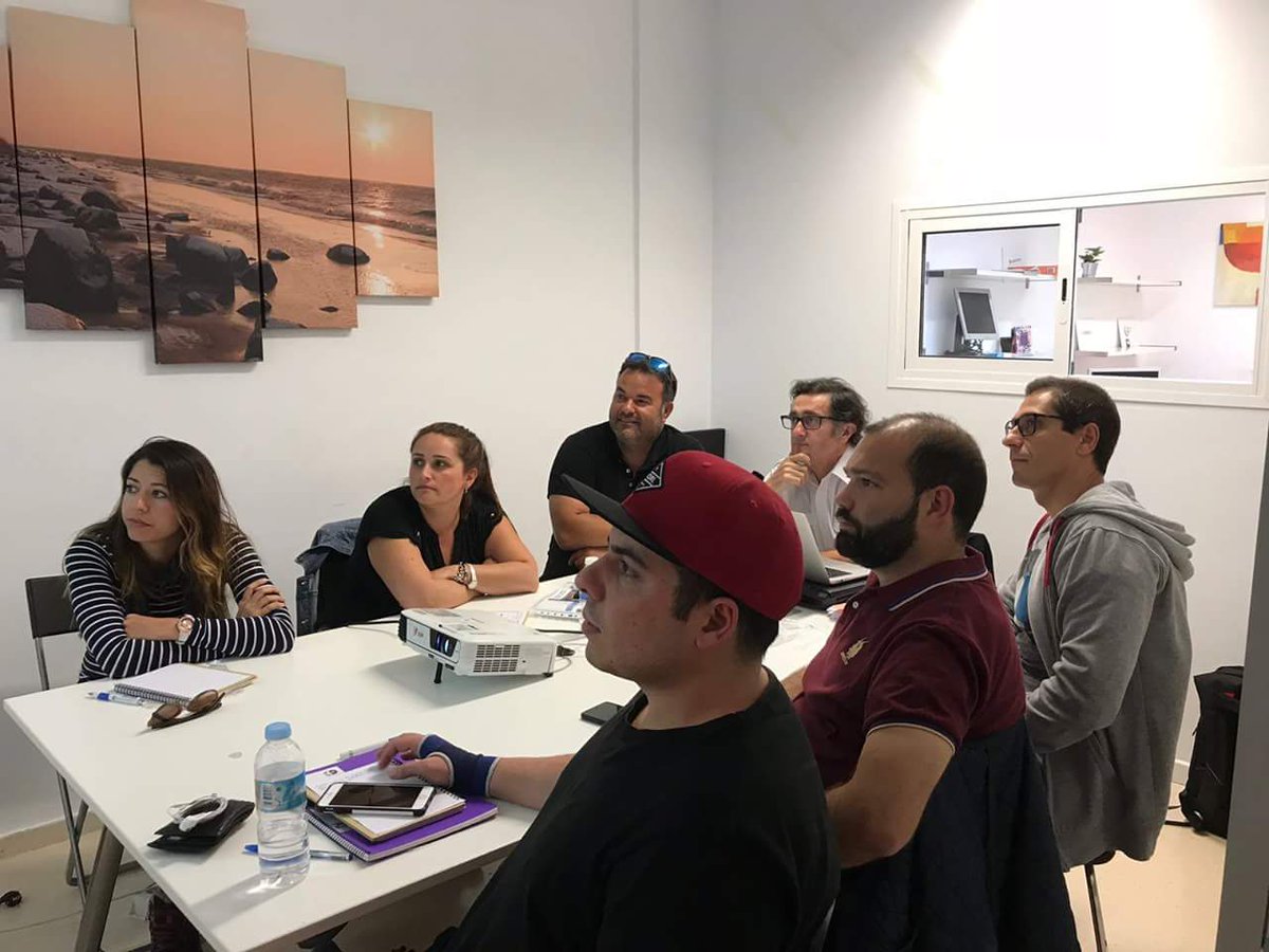 STIngenieros's tweet photo. En relación al Real Decreto 1036/2017 (diciembre), en el que obliga a Certificarse como Técnico Radiofonista (RTC) a todo aquel piloto de Drones (RPA) que quiera trabajar en espacio aéreo controlado (no segregado, controlado)

Desde hoy contamos con esa acreditación para volar https://t.co/PZyvaqJ4U7