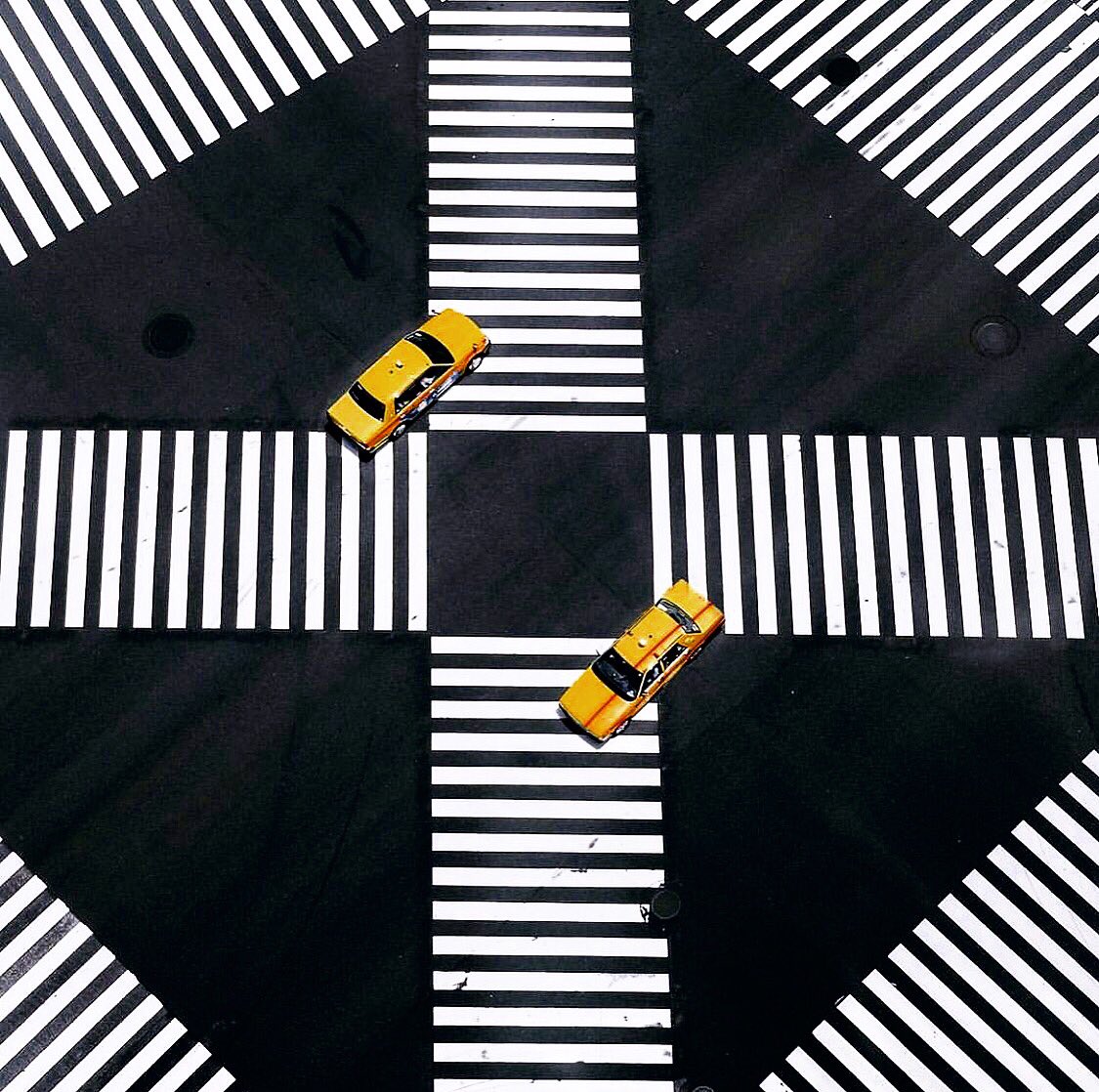 ArtipicStudio's tweet photo. Why are those stripes so satisfying to look at? We believe contrast is the key thing! We totally love this photography by @jusunghyung and we have added extra shadows to make it pop even more▪️▫️▪️▫️▪️▫️▪️ https://t.co/CrS3XehBlN https://t.co/brzfZLlBr8