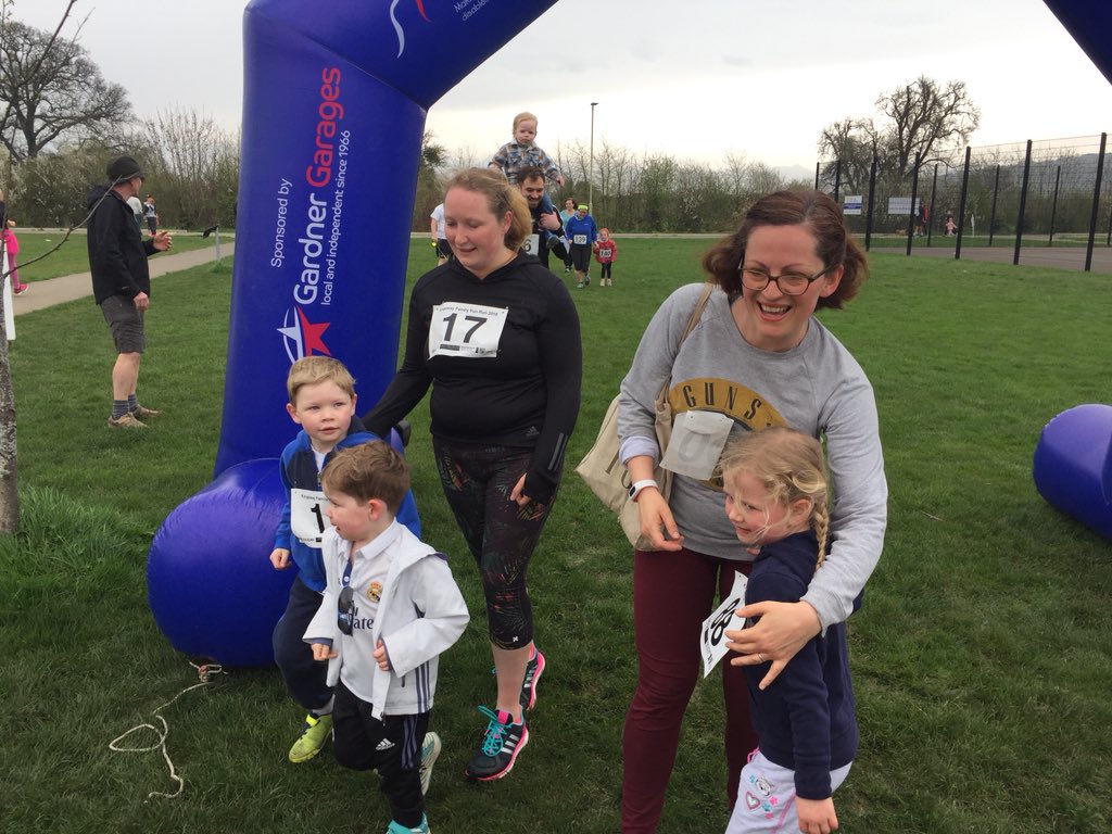 RichardGrahamUK's tweet photo. Congrats to Andy, Kingsway Runners, Severn Rotary, sponsors &amp; 270+ runners annual Family Fun Run. Brilliantly organised thx Rotary/Kingsway Runners &amp; sponsors with many young esp on 1k run. Well done Sam too, holding out v Rowly to win 5k https://t.co/z3XueY82pO