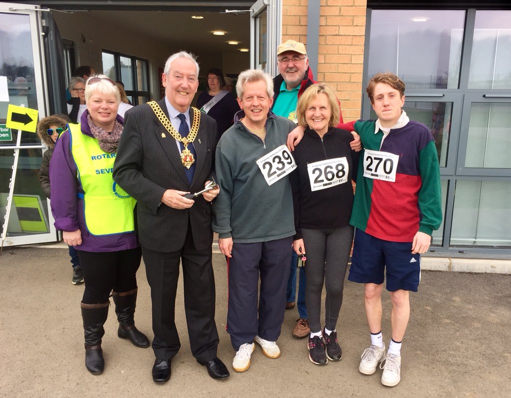 RichardGrahamUK's tweet photo. Congrats to Andy, Kingsway Runners, Severn Rotary, sponsors &amp; 270+ runners annual Family Fun Run. Brilliantly organised thx Rotary/Kingsway Runners &amp; sponsors with many young esp on 1k run. Well done Sam too, holding out v Rowly to win 5k https://t.co/z3XueY82pO