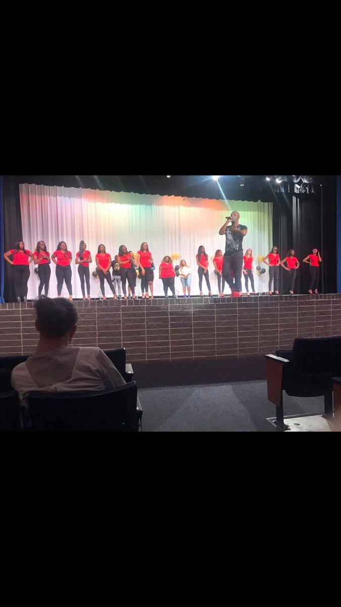 CougarsTSHS's tweet photo. Here are some Cougar pride moments from Friday’s fashion show! Congrats to all the students involved and Sponsor Ms. Mack! #cougapride https://t.co/DjGS7PThAL