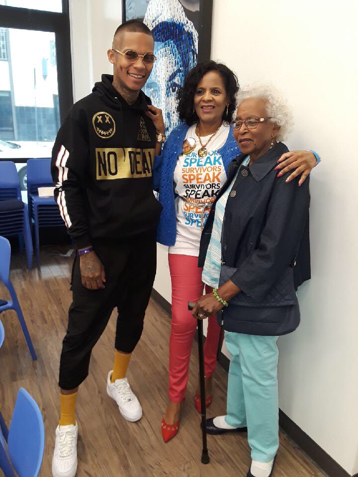 MICLA310's tweet photo. Here are some pictures from yesterday’s event, #NationalHealingvigil! Thank you to everyone who came out and participated in celebrating the National Healing Vigil and also the birthday anniversary of Fonda’s son. #mothersincharge #survivorsspeak #justice #weremembermicla #micla https://t.co/1Yt7rQvTf6