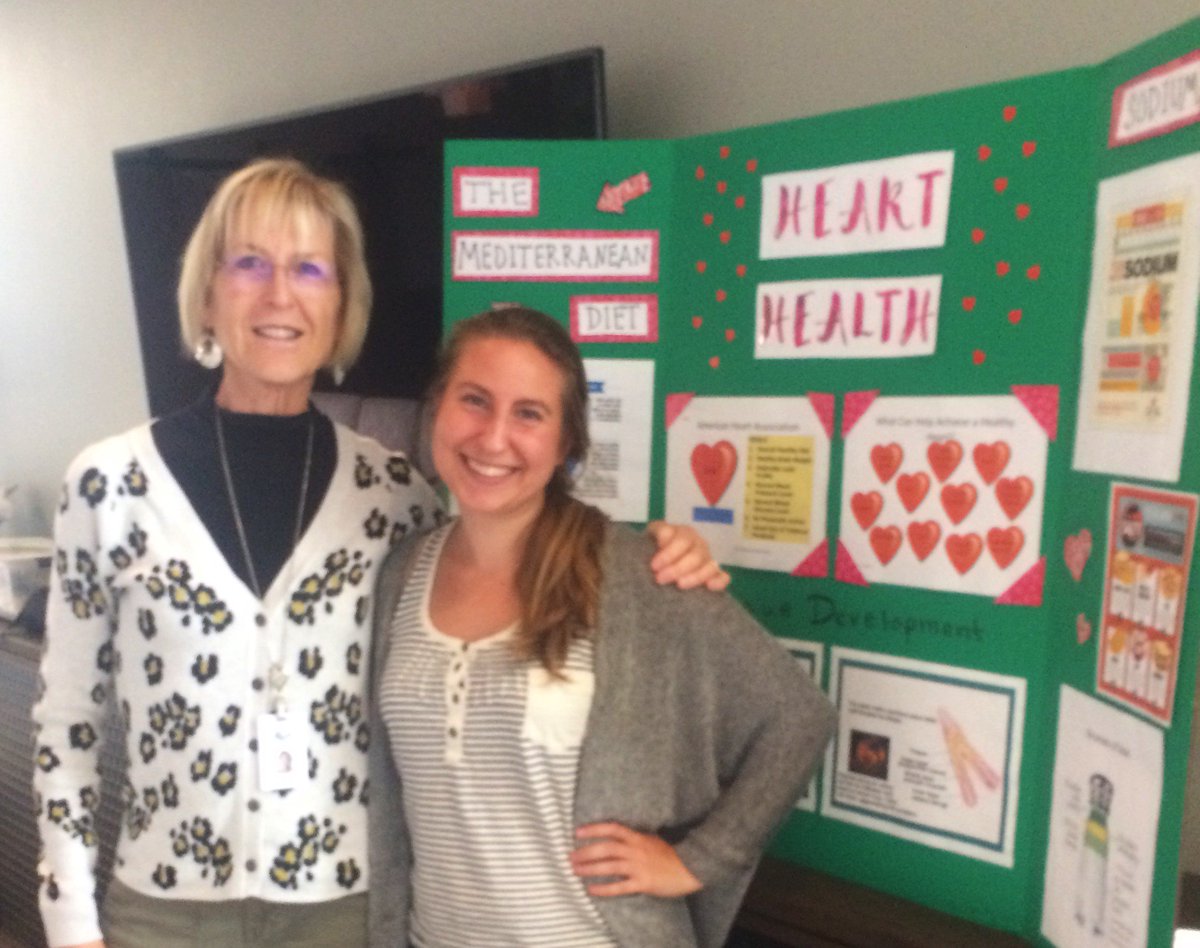 NewlyNourished's tweet photo. #RD2Be @NewlyNourished presents an in-service to nursing home residents on overall wellness during her hospice and home health rotation #hearthealth #eatyourveggies #internsinaction https://t.co/Sq48LnKVd0