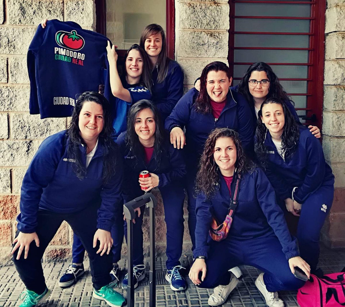 Después del empate conseguido la jornada anterior contra un buen Puertollano, la jornada en casa de Bolaños F.S.F se ha saldado con una difícil victoria. Encuentro muy igualado contra un gran rival. Bolaños F.S.F 1-2 Ciudad Real F.S.F. A seguir así EQUIPO!