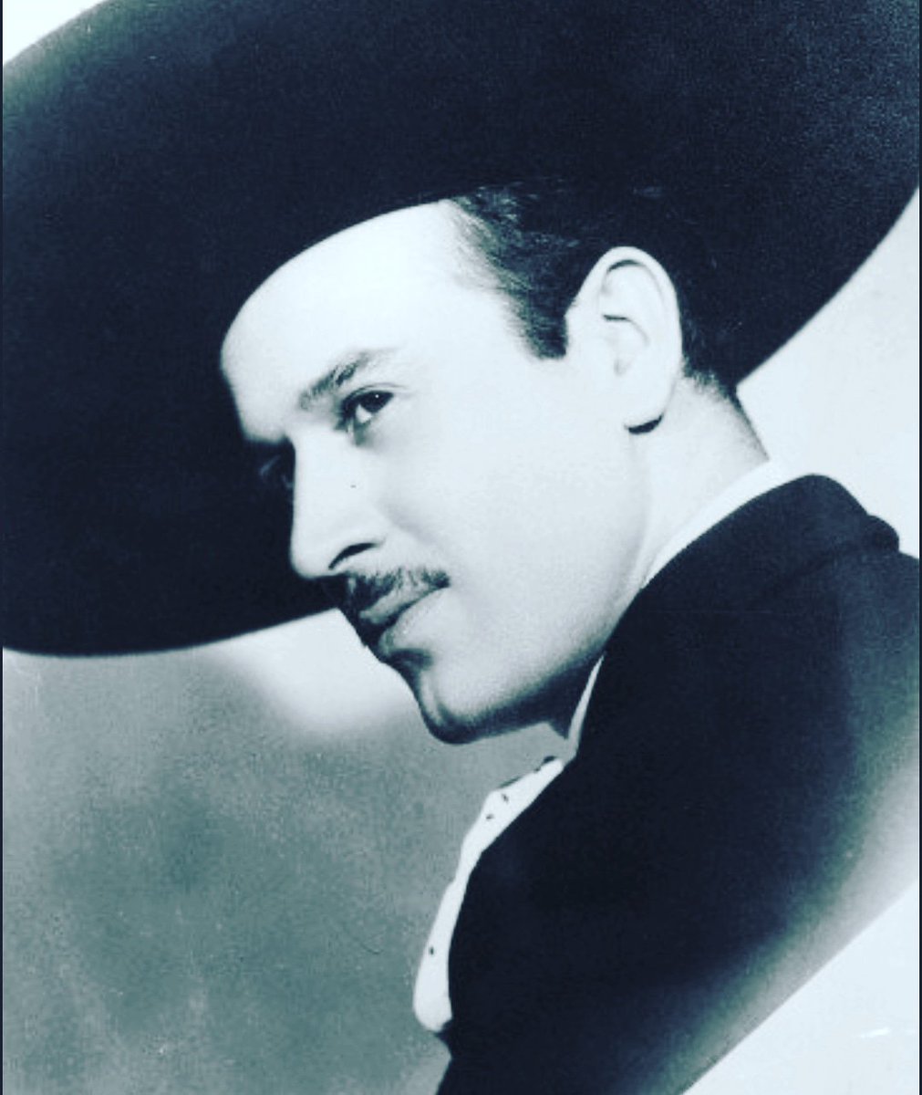 msaldivar2018's tweet photo. Recordamos a Pedro Infante a 61 años de su muerte. Su talento, sencillez y carisma lo convirtieron en ídolo de México.

"Amorcito corazón, 
Yo tengo tentación de un beso, 
Que se prenda en el calor 
De nuestro gran amor..."

#MSG18
#ElRetoEsMorelos
#ElRetoEsCoatlánDelRío https://t.co/uyhE4E76u9