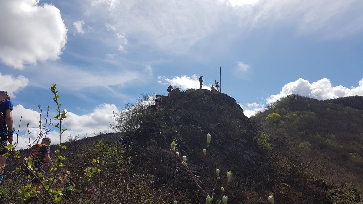 vangestelmark's tweet photo. Gave trailtour in Altenahr vandaag met @MudSweatTrails circa 20k met 1.200 D+ 🤙#trailrunning #trainrunachieve #roadtoeiger2018 https://t.co/f4LbahCVfM