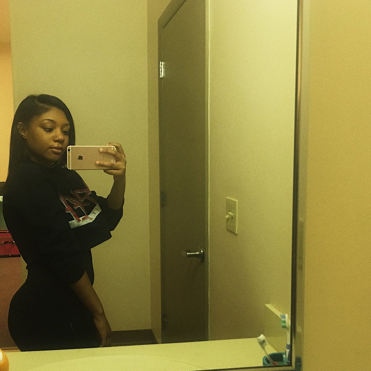 bricynb's tweet photo. He said he like the switch up.
#youknowhatitis #bbygb #nofilter https://t.co/lru6YK7dXF