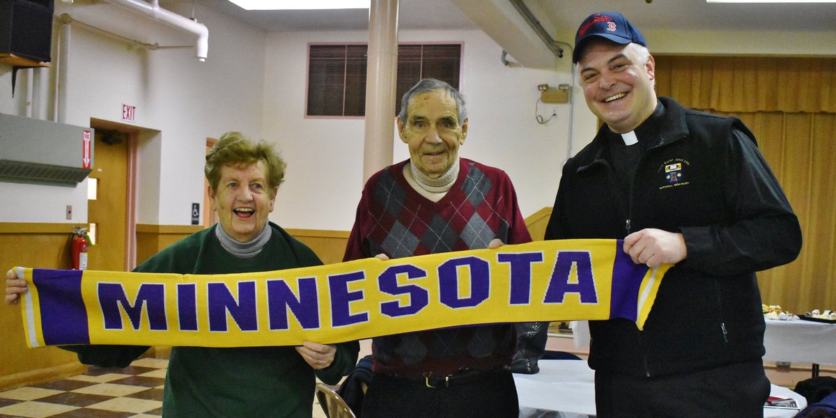AveMariaParish's tweet photo. Although Deacon Patrick Grode adjusted well to life in Massachusetts during his seminary days here, he stayed true to his Midwest sports teams. He graciously accepted a Red Sox cap as parting gift, though. And in exchange he gave a parishioner a Minnesota Vikings scarf! https://t.co/snaFIpcpJM