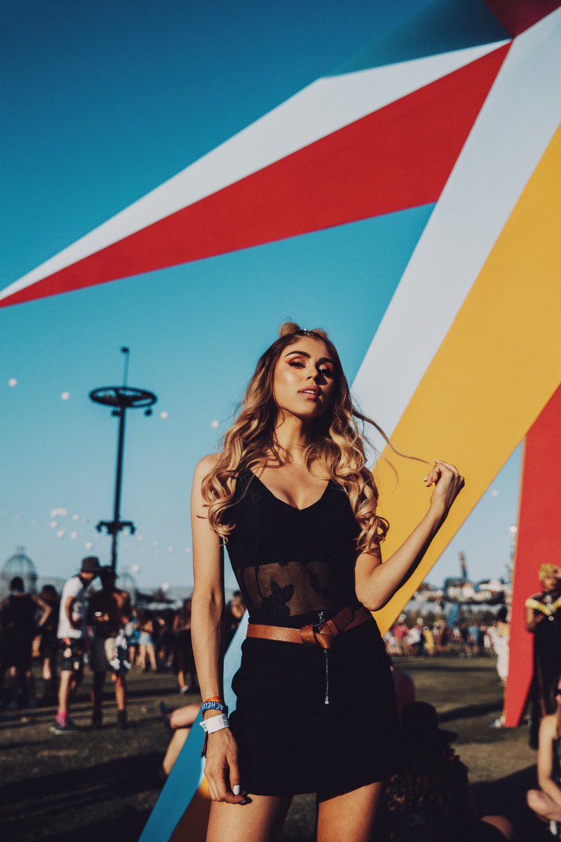 Paugalindo's tweet photo. Esta foto me la hizo @BryantEslava , un fotógrafo Mexicano muy talentoso que vive aquí en US! 🔥🎡💃🏻 Los latinos somos fuegooo!! https://t.co/W8MTBrF30Q