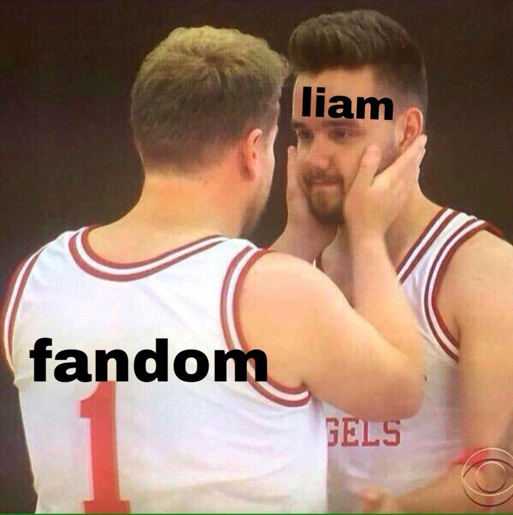 maryamfikryy's tweet photo. THE FANDOM RIGHT NOW: 
#OneDirectionReunion https://t.co/TVT6Y6R7mo