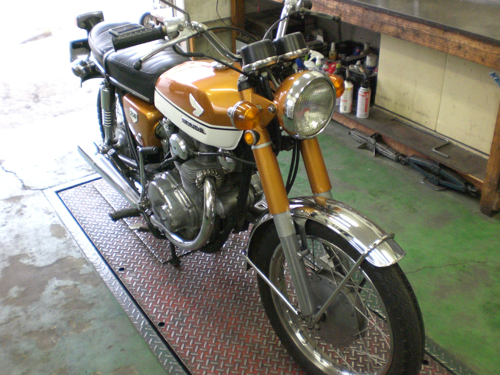 Iso Stella Cb250エクスポート 懐かしいマシンの修理依頼 分解清掃と調整 フロントブレーキにブレーキランプの点灯スイッチが装備されて無いので スイッチの増設 点火時期を確認 すこし遅れ気味なので修正 Honda Cb250ex Cb250 Iso Stella Cb250エクスポート 懐かしいマシンの修理依頼 分解清掃と調整 フロントブレーキにブレーキランプの点灯スイッチが装備されて無いので スイッチの増設 点火時期を確認 すこし遅れ気味なので修正 Honda Cb250ex Cb250