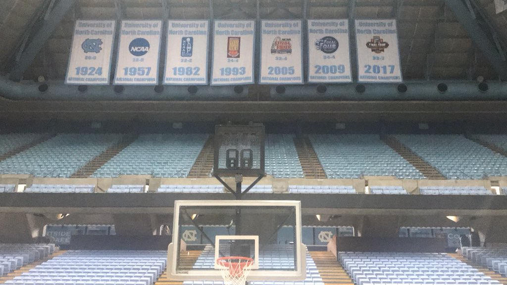 ryandcartwright's tweet photo. Humbled and honored to be in such great company with so many @unc @kenanflagler alumni, staff, classmates from around the US & world in Chapel Hill. #onemba #UNCBizAlumniWeekend #kfbs https://t.co/SbinbVhyKy