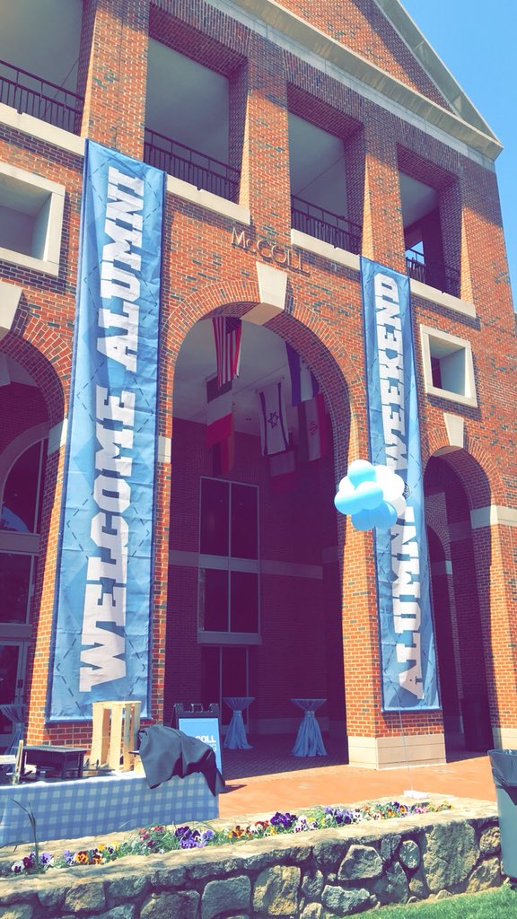 ryandcartwright's tweet photo. Humbled and honored to be in such great company with so many @unc @kenanflagler alumni, staff, classmates from around the US & world in Chapel Hill. #onemba #UNCBizAlumniWeekend #kfbs https://t.co/SbinbVhyKy