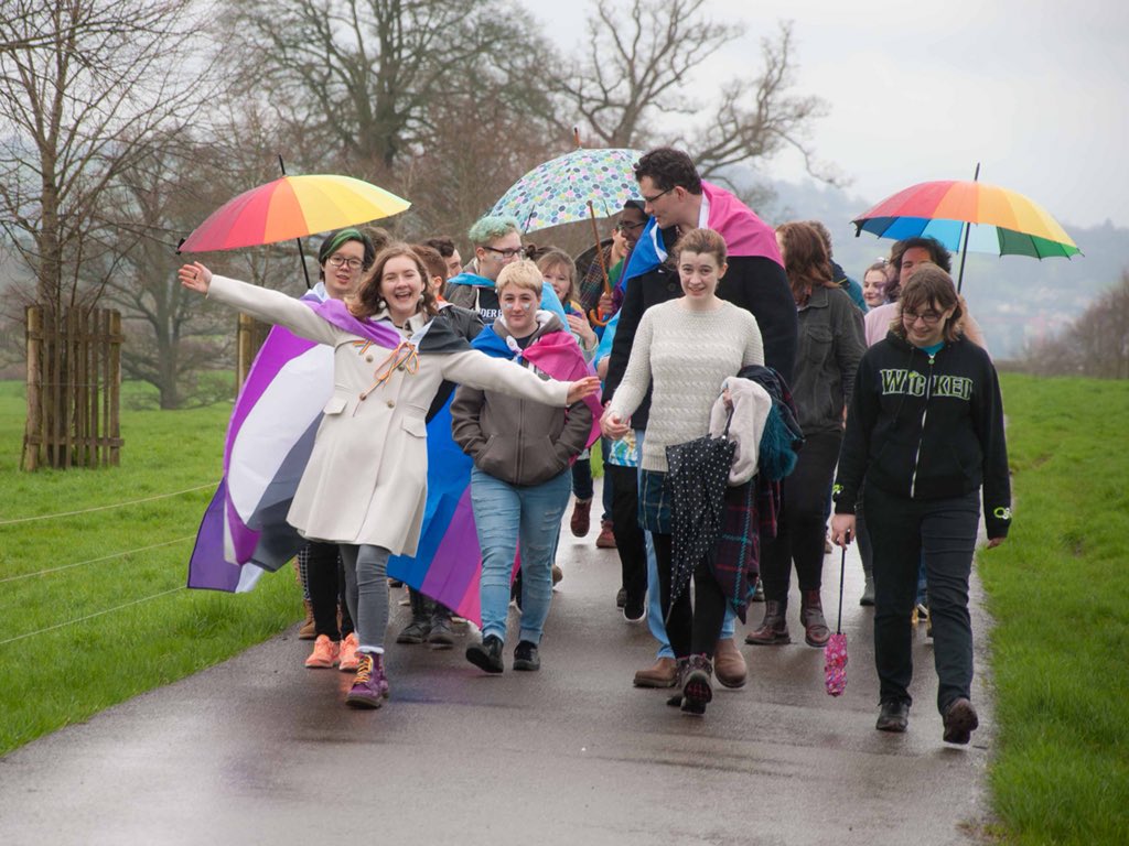 TheWorldsABook's tweet photo. Bath Spa’s first ever Pride March! Bringing it home ❤️ @BathSpaPRIDE have done so much for me, and I’m so glad to finally be able to give back to this incredible community 🌈 #pride #asexuality #visibility #lgbtq #bathspa #oktoshare https://t.co/HBsv4RkLkp
