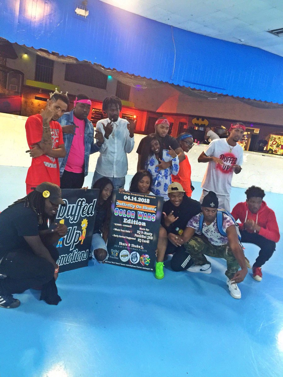 _itsmoniee_'s tweet photo. Gang 🤟🏾💚 #DUOSColorWars https://t.co/ahsOndhO2f