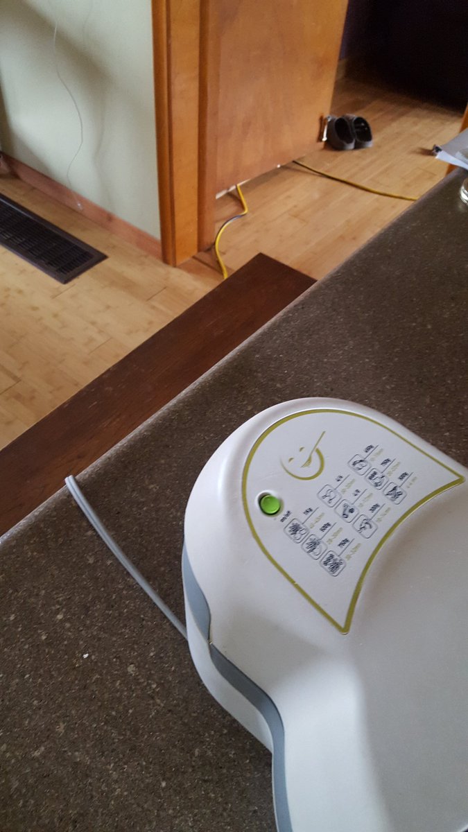 BirnamPork's tweet photo. Desperate times call for desperate measures. Generator is on, actifry is cooking and the kids are watching tv again. @Campbellgrain @HydroOne #hydrooutage  #7hoursandcounting #firstworldproblems https://t.co/altageUQcT