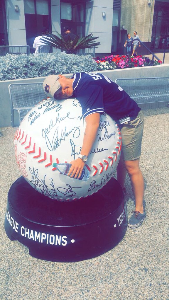 AshleyMarie011's tweet photo. #SDinHD https://t.co/MR55cDnq6c