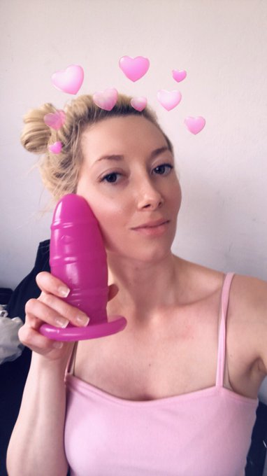 #SelfieSunday See how fat it is?💕💦 My new favorite toy 🎀 @HussieModels https://t.co/K9DhGfsL9C<a href="/tag/selfiesunday"class="tags">#SelfieSunday</a>