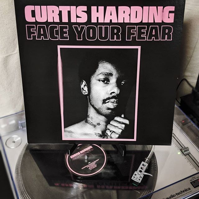 kenzik's tweet image. Spinning some Sunday soul. #vinyl