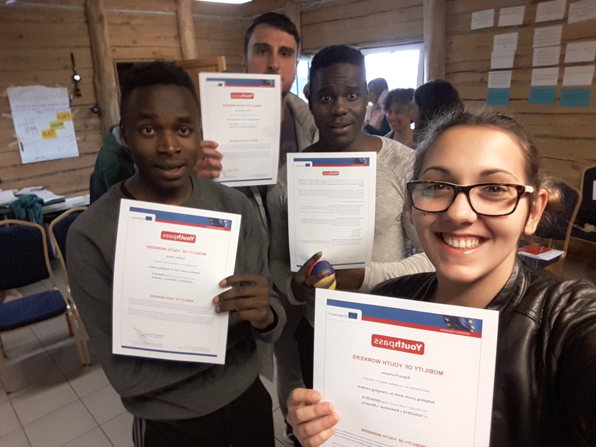 EuroBugInt's tweet photo. Youthpass #AdaptingYouthWorkToAChangingContext #ChangingContext #ErasmusPlus #Eurobug #EurobugYouths #Leargas https://t.co/D7rRHh39OZ