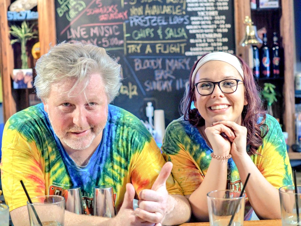 katrinaaa33's tweet photo. Do we want these crazies slinging drinks?! YESSSS! #DeadLightning #TouchTunesTV https://t.co/VL7XKZSa6g