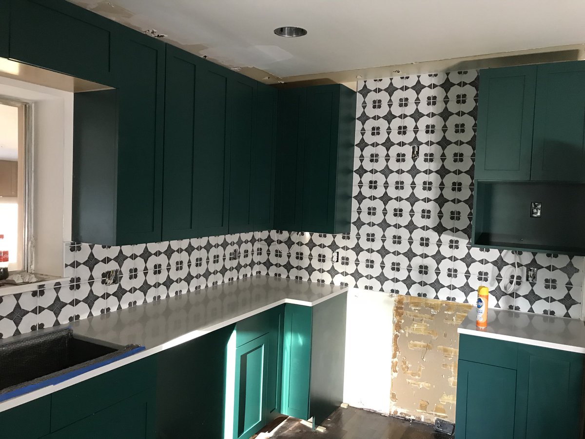 gonzogreen29's tweet photo. Anyone in the denver area need a backsplash done tomorrow? I am free and ready to work! Hit me up! #Tile #Remodel #DoGoodWork https://t.co/9IEv6ELZRb