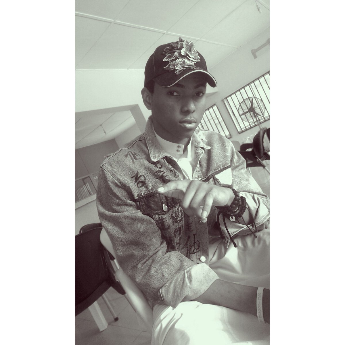 its_bigbill's tweet image. Frosh boy on the bloc ,
These niggers thinking I'm loco,
Heading straight to the top...
#Trapit *TRAP IT out now. Link on my Bio.
#trap #now .