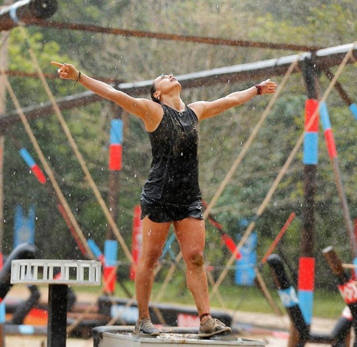 PoncikDamla's tweet photo. Survivor cesurları sever. Bugün Damla Can bir kez daha iyi ki dedirtti bizlere. Takımı için kendini riske atıp ne kadar cesur olduğunu bir kez daha gösterdi. 
Rotamız Kıbrıs, hedefimiz ŞAMPİYONLUK 🏆

#Survivor2018 #DamlaCan https://t.co/Gr3AT3vCFv