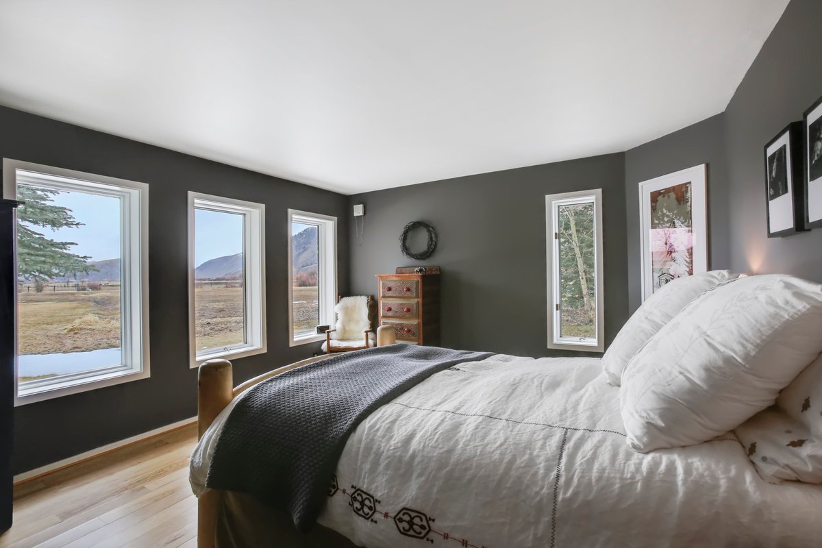 KCinJacksonHole's tweet photo. #NewListing in #RafterJ - Spacious 4 bdrm home with mountain views. https://t.co/yANtwavo9q https://t.co/IkAEeeyJTZ