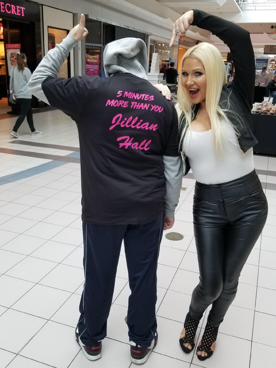 richiedegreg's tweet photo. Thanks to everyone that came out this weekend to meet @darewolf333 and always great to see @Jillianhall1 thanks to @damage365Radio for bringing her out as well and thanks to @georgescards @WOWPROWRESTLING &amp; @TheWrestlingUni for having pj and I this weekend #StressFreeWithRDP https://t.co/eBmKNwDZN6