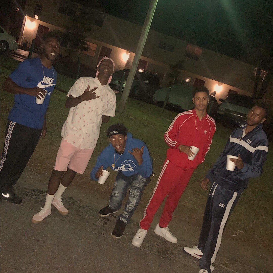 I_TapsThatAhh's tweet photo. My Brothers💯 From The PlayGround To #DUOSColorWars 🌀🧠🈳🈴🌑
#GS4L🤟🏾#DuffedUp https://t.co/GFNp0FIfJh
