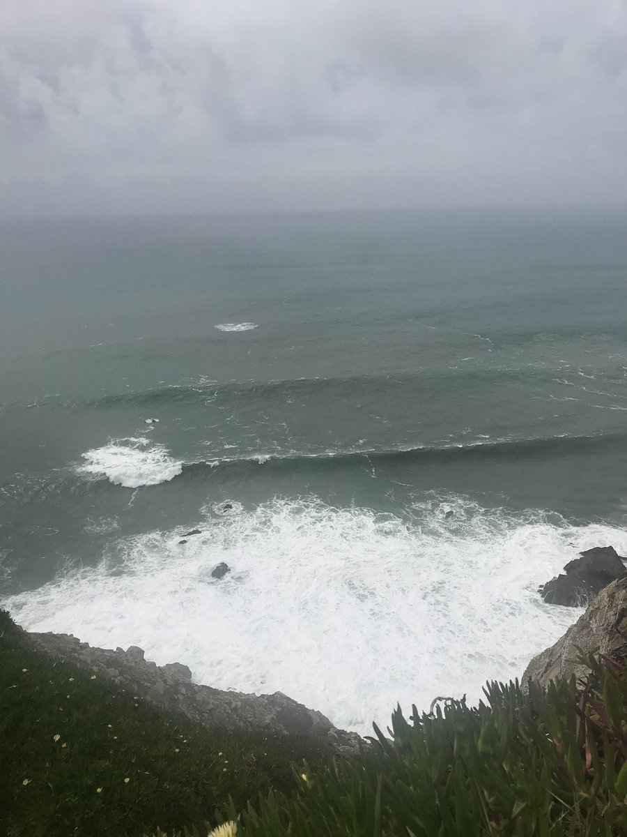 nicolagrinstead's tweet photo. Just time for a flying visit to #CaboDaRoca, the most westerly point of mainland Europe and once believed to be the edge of the world! #jaggedrocks #crashingwaves #howlingwinds #incredible! https://t.co/GvoYKJDfoS