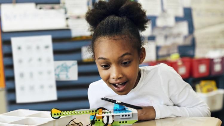 Kids learn through play, and their education should reflect that. tes.com/news/school-ne… (via <a href="/LEGOfoundation/">The LEGO Foundation</a>) #playmatters