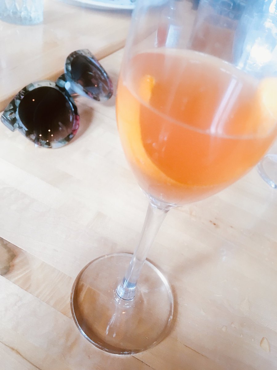 ExploreMoscow's tweet image. What’s YOUR fav place for MIMOSA SUNDAY?